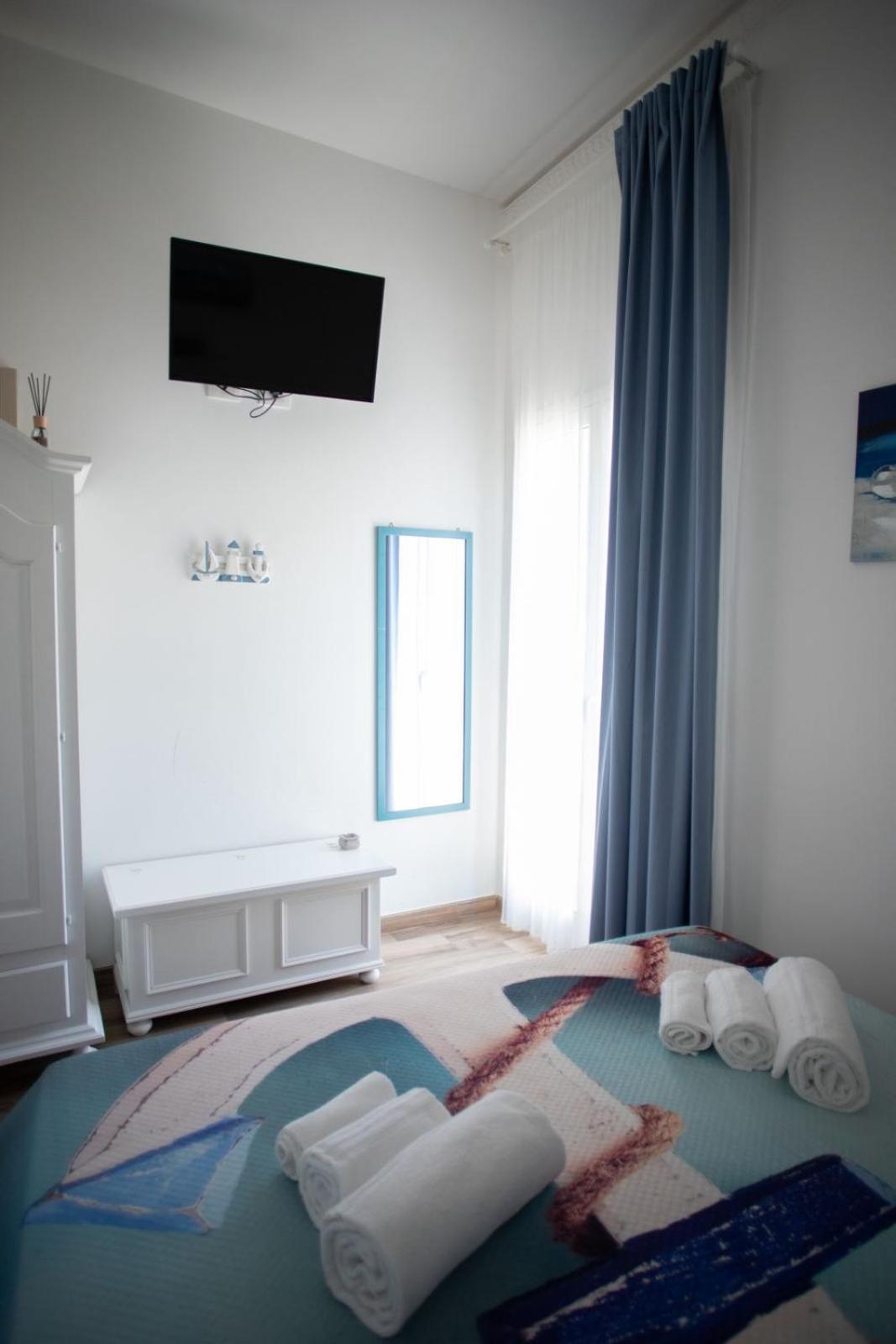 Azzurro Mare Bed & Breakfast *